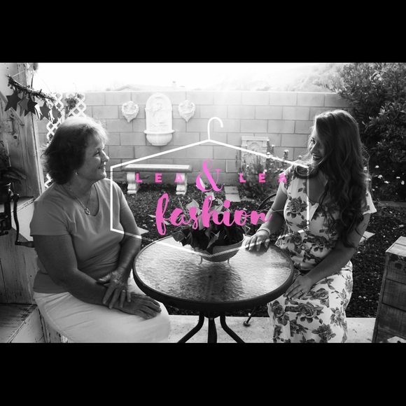 Meet your Posher’s, Carol Lea & Mackenzie Lea🌺 - Picture 4 of 4